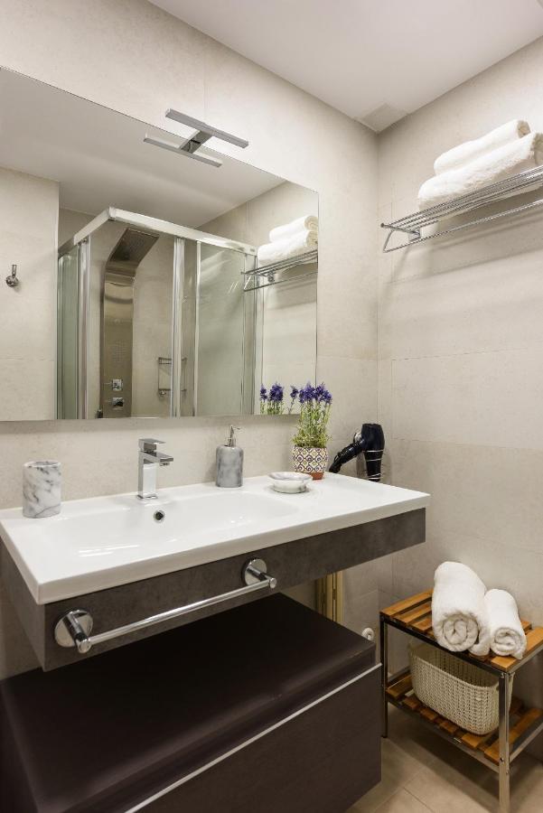 Apartamento Centrico Parking Aire Acondicionado Y Wifi Granada Esterno foto